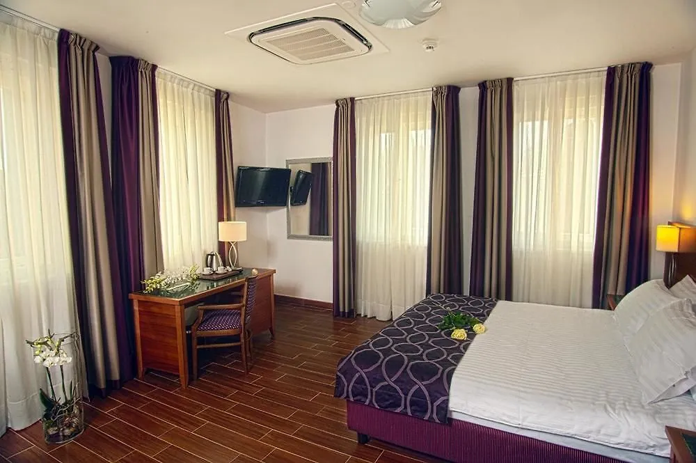 Hotel Galileo Прага